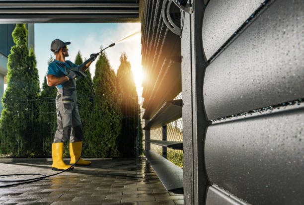 Best Deck Pressure Washing  in Columbus, WI